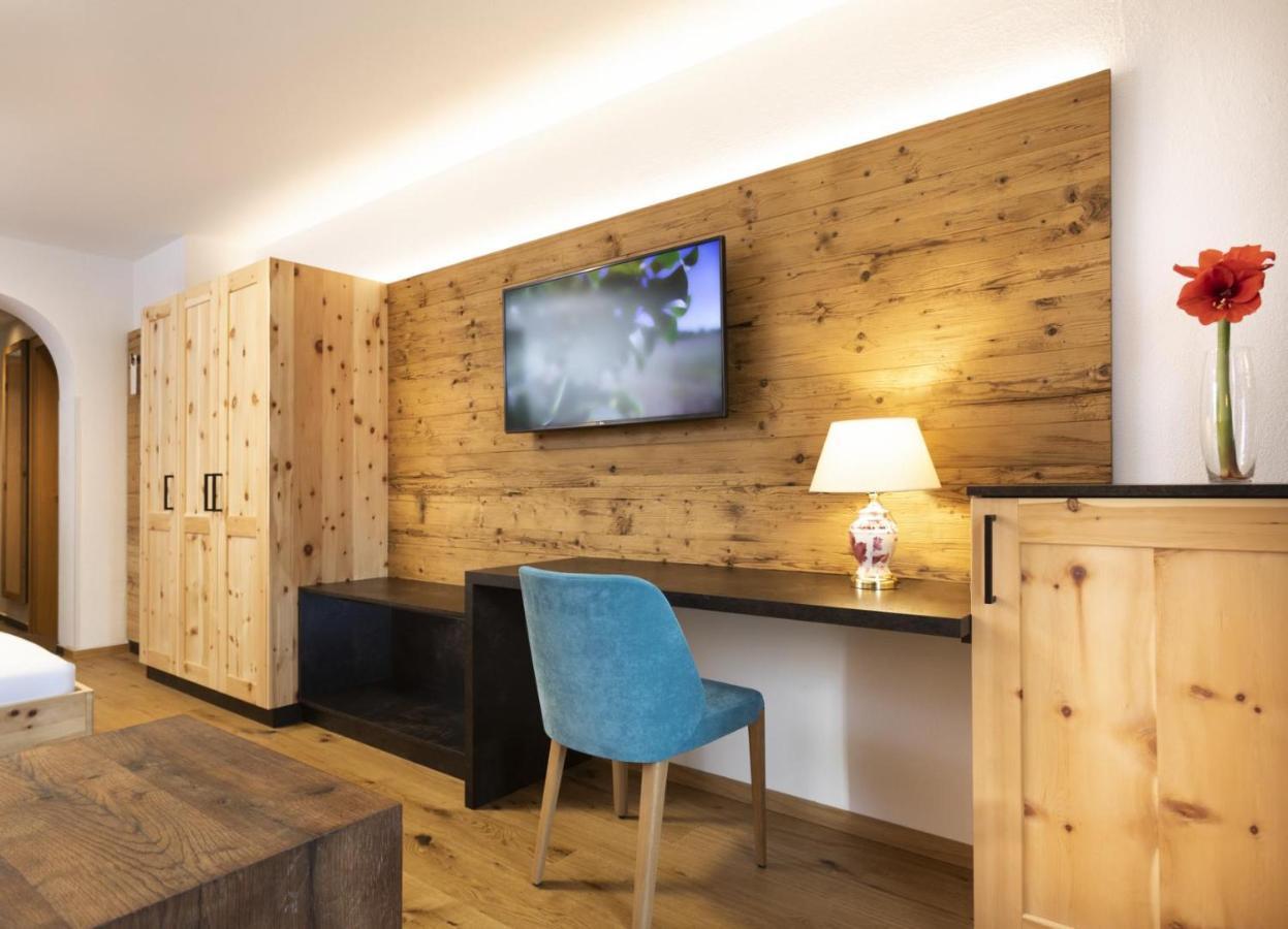 Hotel Garni Tirol Ladis Kültér fotó