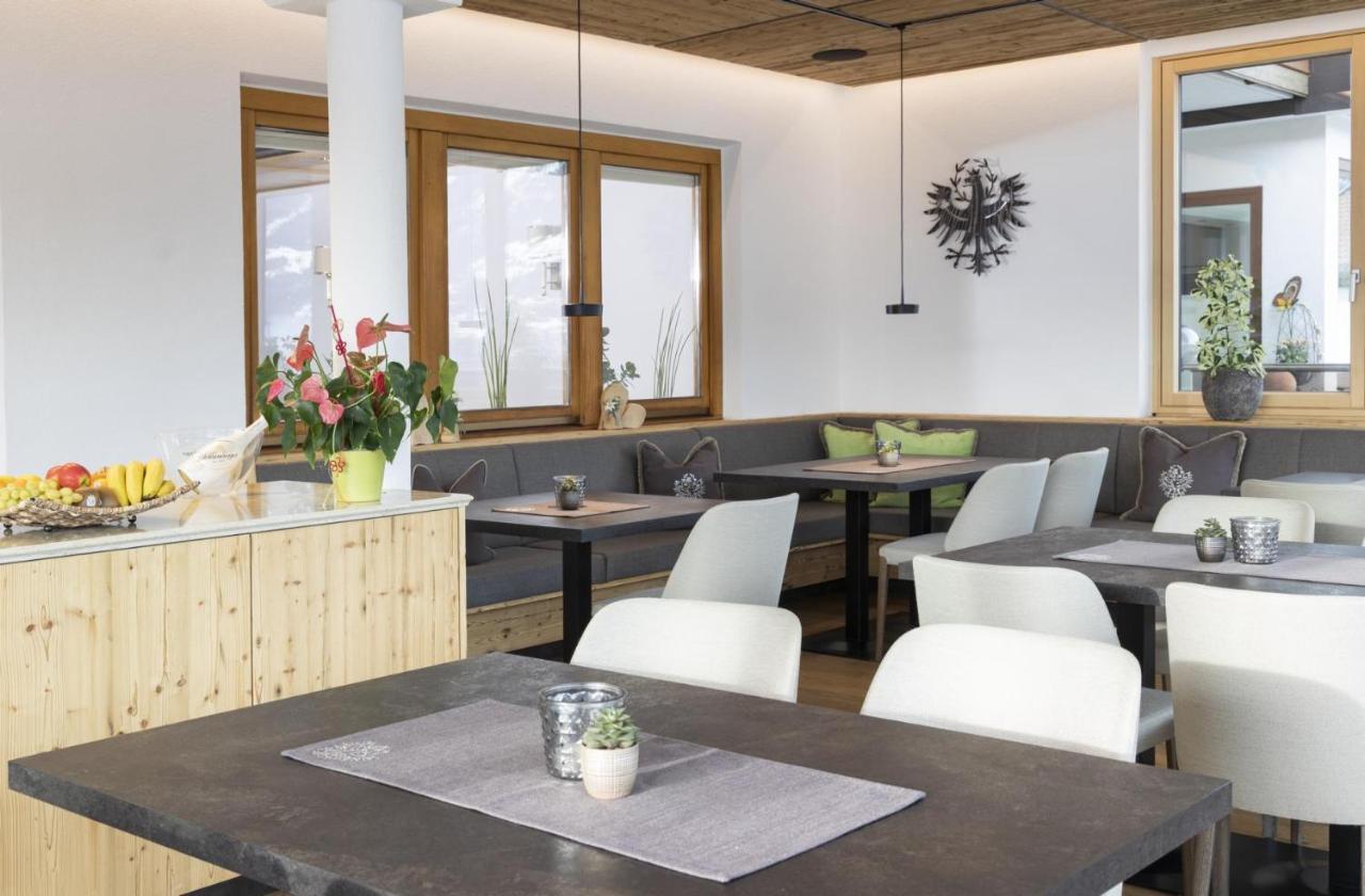Hotel Garni Tirol Ladis Kültér fotó