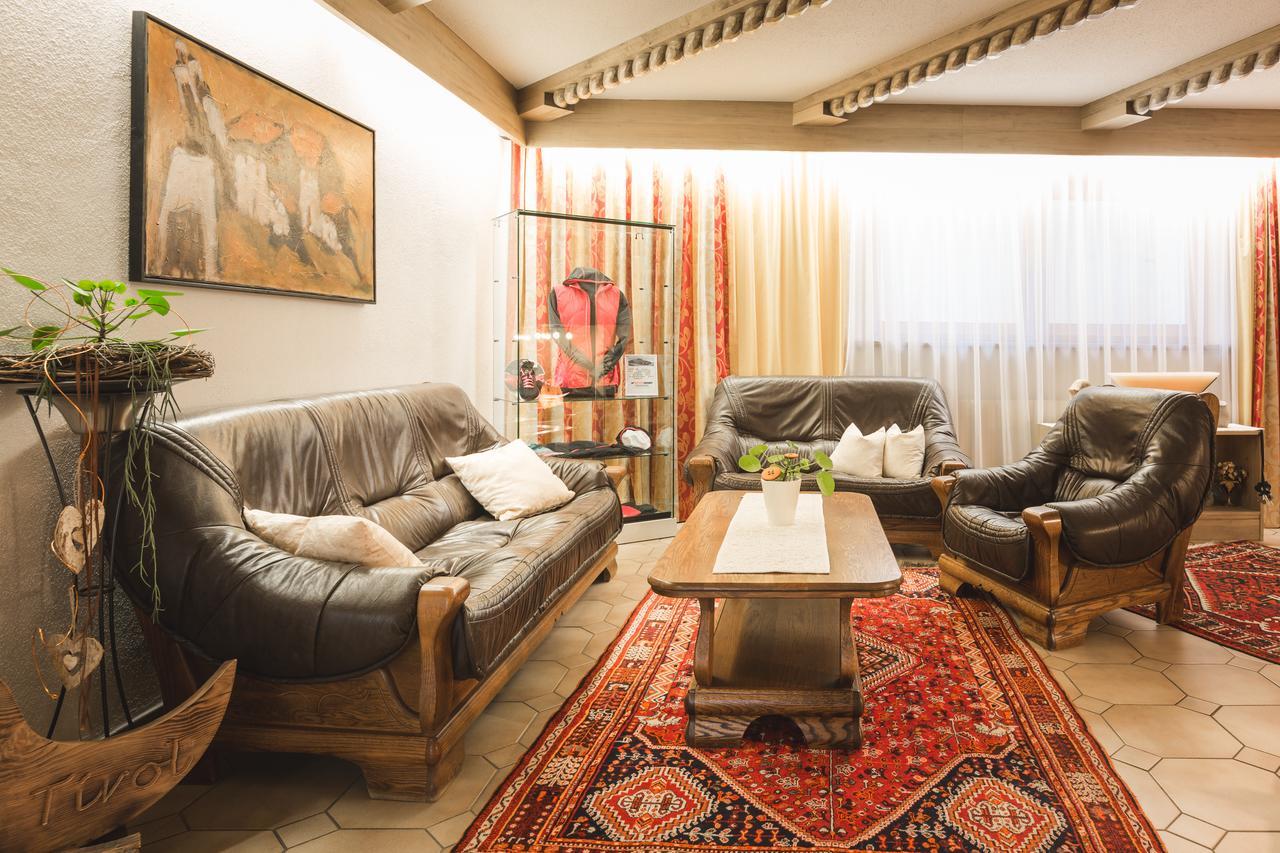 Hotel Garni Tirol Ladis Kültér fotó