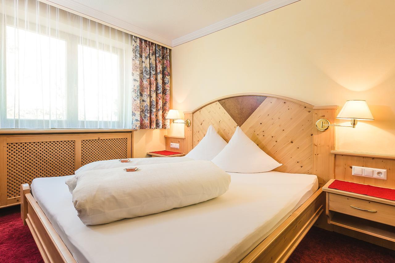 Hotel Garni Tirol Ladis Kültér fotó