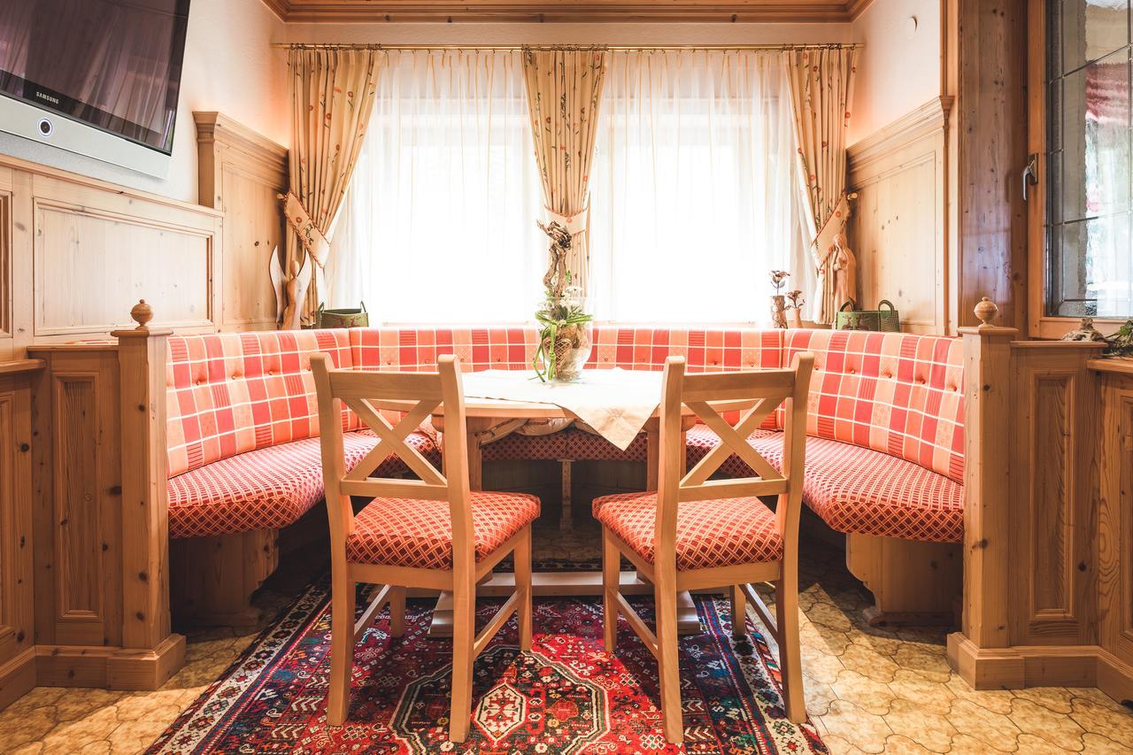 Hotel Garni Tirol Ladis Kültér fotó