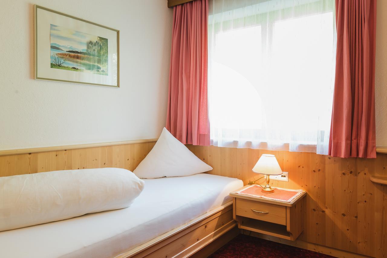 Hotel Garni Tirol Ladis Kültér fotó